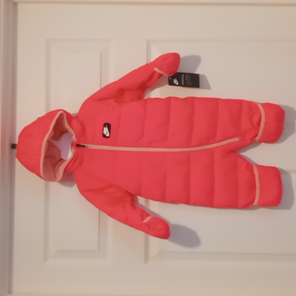 Nike Racer Pink Snowsuit to keep your little one stay warm NWT size 9 months - Picture 2 of 10